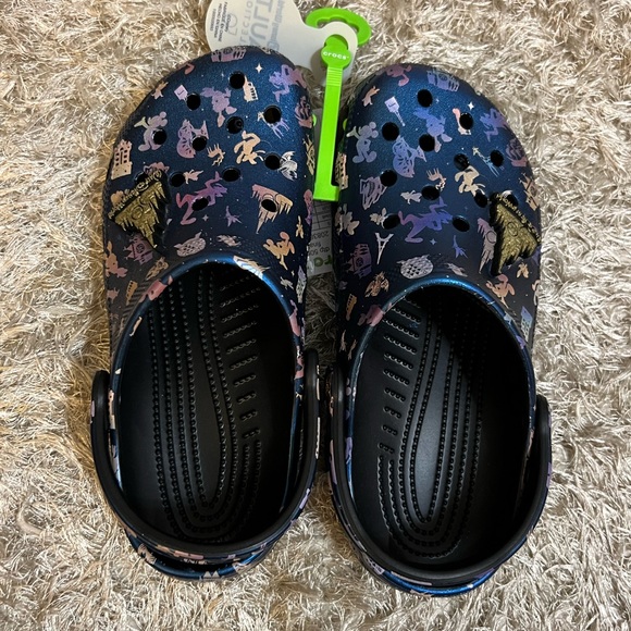 NWT Walt Disney World 50th Anniversary Grand Finale Clogs for Adults by Crocs - Picture 4 of 12